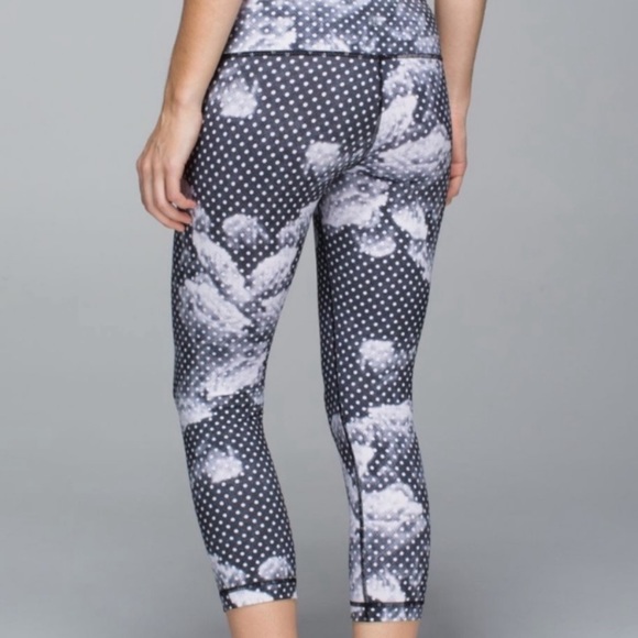 Lululemon Wunder Under Crop Leggings - Picture 6 of 13